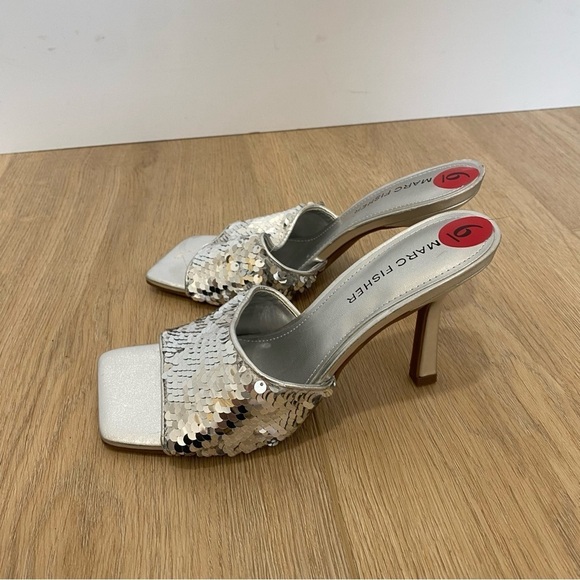 New MARC FISHER Danria Sequin Mule Sandals Silver 6 - Picture 6 of 6